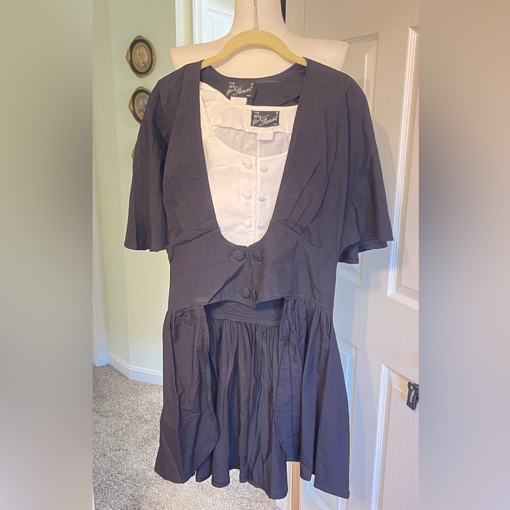 VINTAGE EUC Faust Paris Black and Cream Top. two separate pieces. Small size